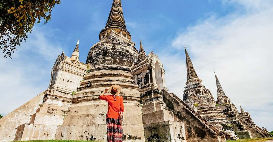 The Old Siam: Ayutthaya Temples Small Group Tour with Lunch - Thai Lunch at a Local Restaurant