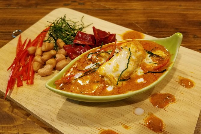 Tingly Thai Cooking Class with Morning Market Tour - Vegetarian and halal arrangements