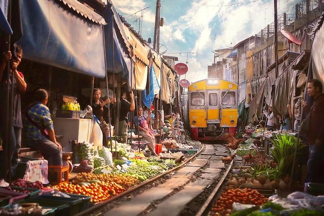 VIP Private Tour Damnoen Saduak+ Amphawa + Mae Klong Railway - Key points to know before booking